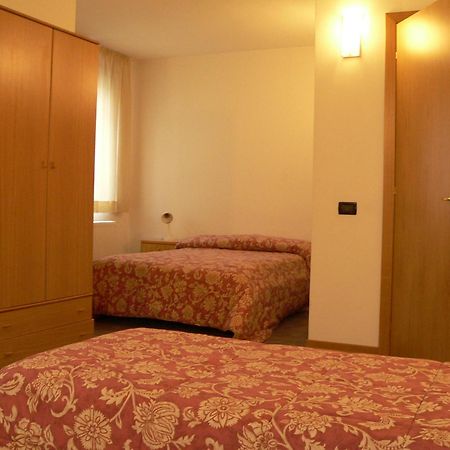 Hotel Orsa Maggiore 팔카데 객실 사진