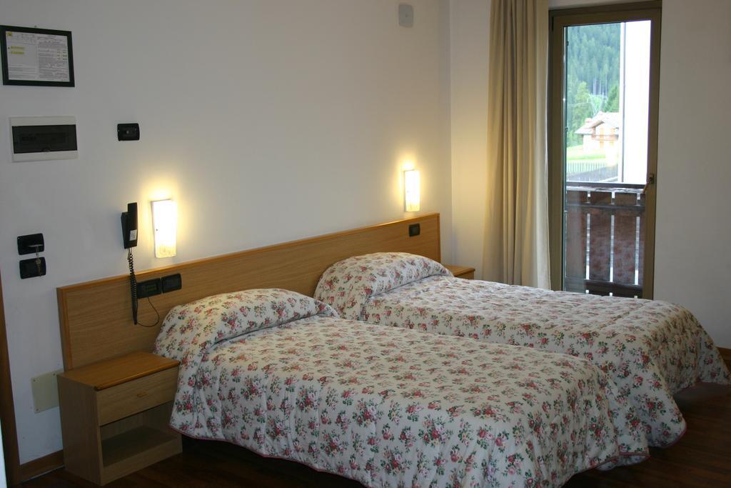 Hotel Orsa Maggiore 팔카데 객실 사진