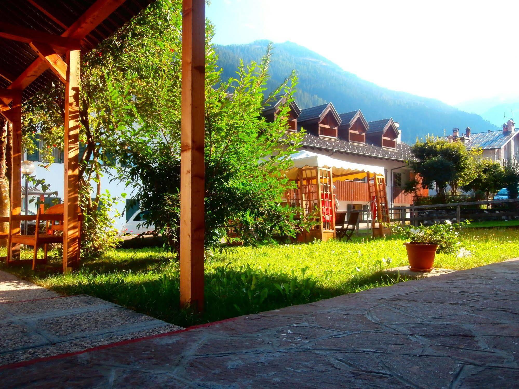 Hotel Orsa Maggiore 팔카데 외부 사진