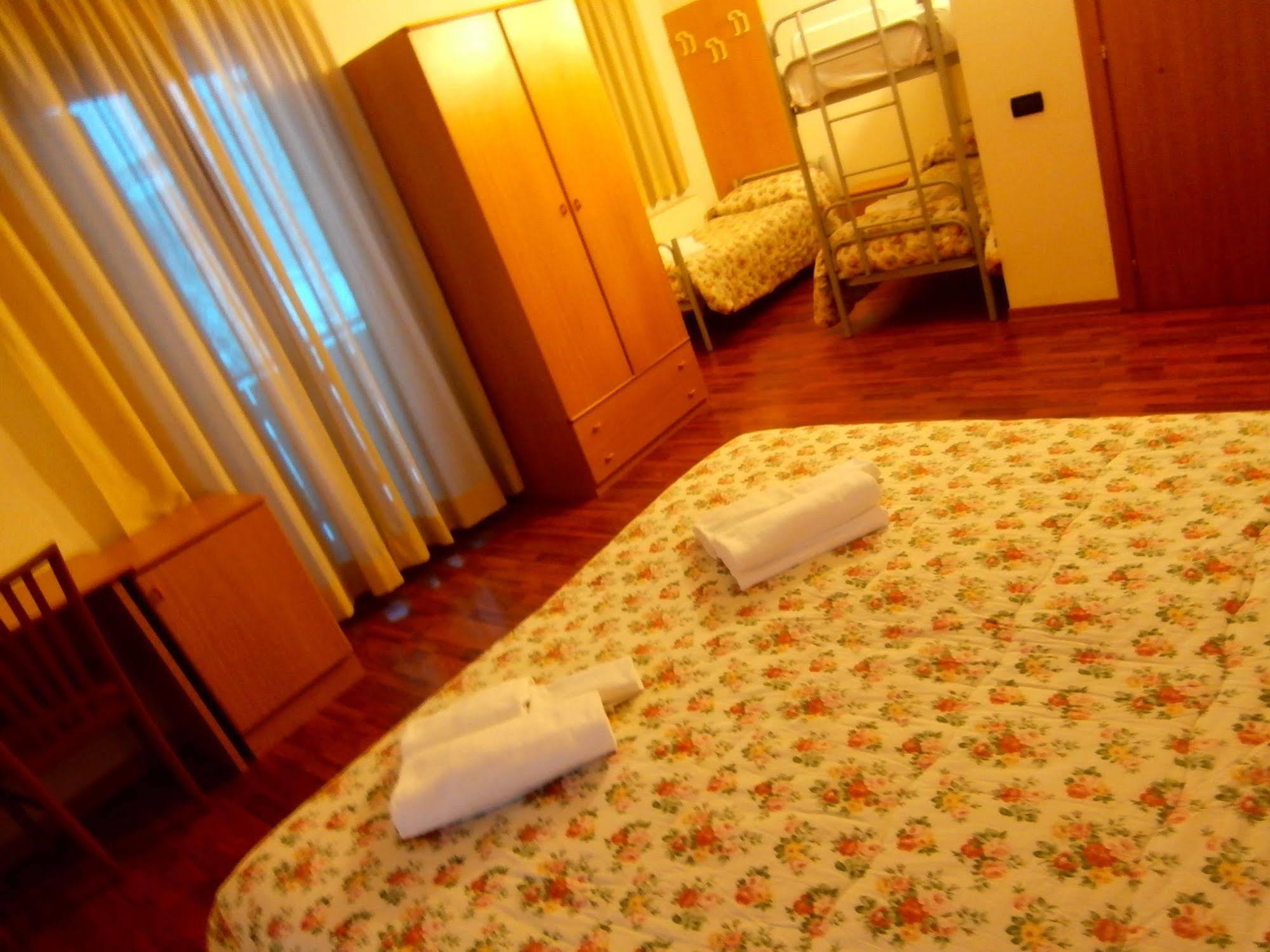 Hotel Orsa Maggiore 팔카데 외부 사진