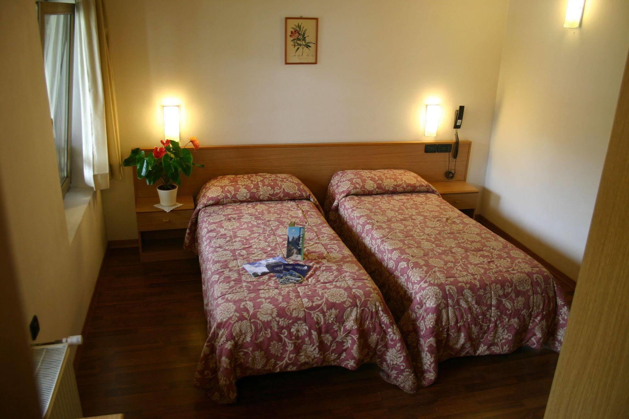 Hotel Orsa Maggiore 팔카데 외부 사진